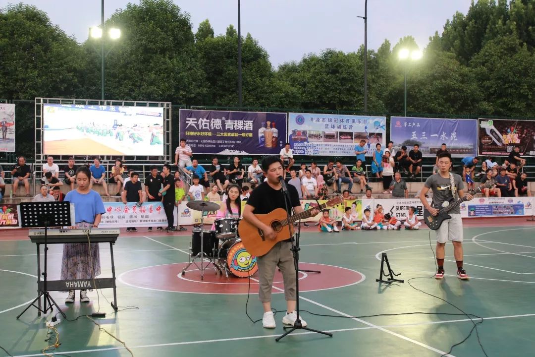 欧洲巨星篮球夏季巡回赛激情开幕,球迷沸腾的简单介绍 欧洲巨星篮球夏季巡回赛激情开幕,球迷沸腾的简单介绍