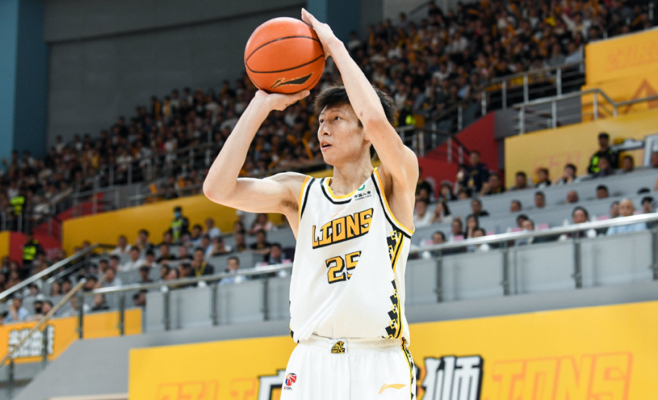 关于浙江广厦队临阵换将,力图争取胜利的信息