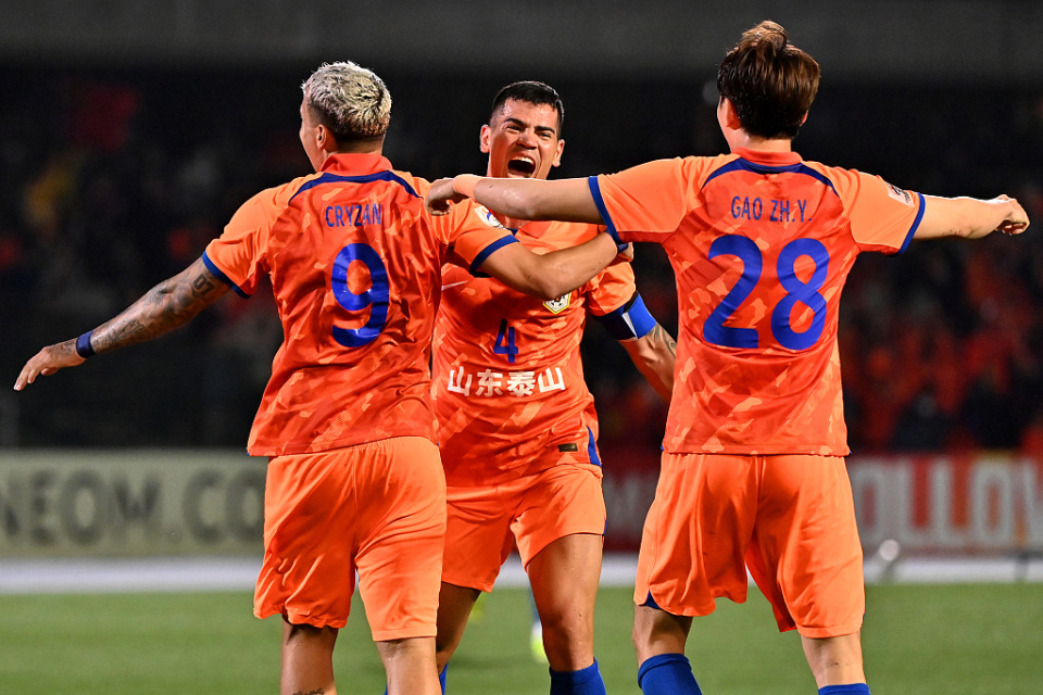 山东泰山获得胜利,距前四咫尺之遥 山东泰山获得胜利,距前四咫尺之遥