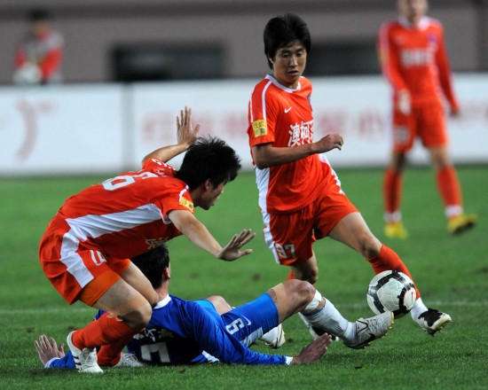 青岛中能客场击败河南建业,豪取胜利的简单介绍