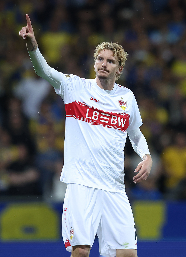 包含法兰克福客场胜出,遭遇强敌赢得宝贵分的词条