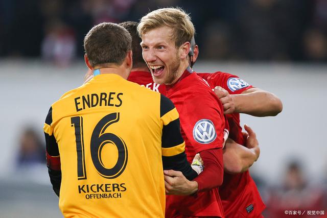 汉堡中场因伤提前退场,或将错过下一场比赛的简单介绍