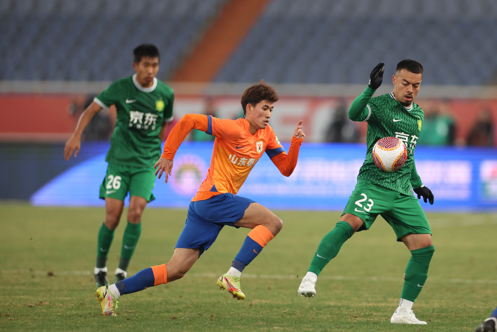 北京国安挑战山东鲁能,备战保持连胜 北京国安挑战山东鲁能,备战保持连胜