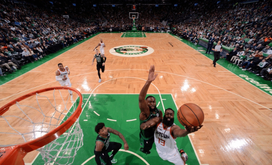 雄鹿惊险逆转凯尔特人,总决赛门票在手的简单介绍 雄鹿惊险逆转凯尔特人,总决赛门票在手的简单介绍