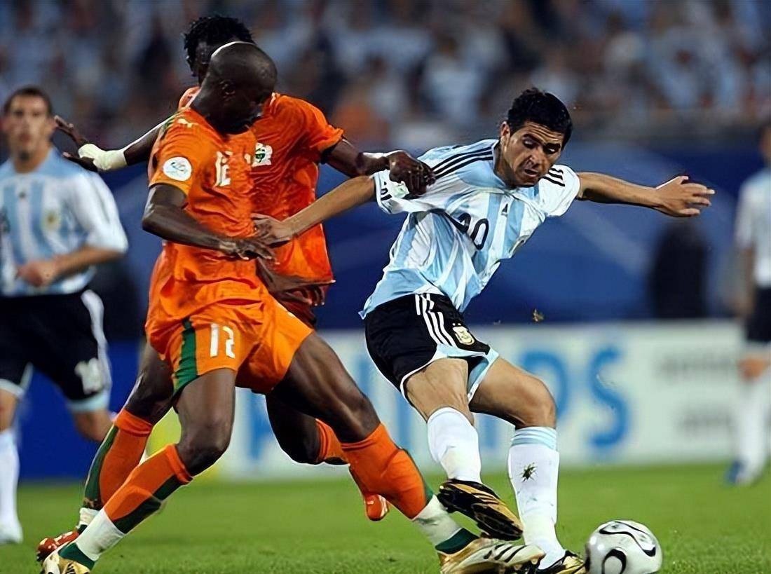 科特迪瓦队在比赛中展现出强大实力,一路领先