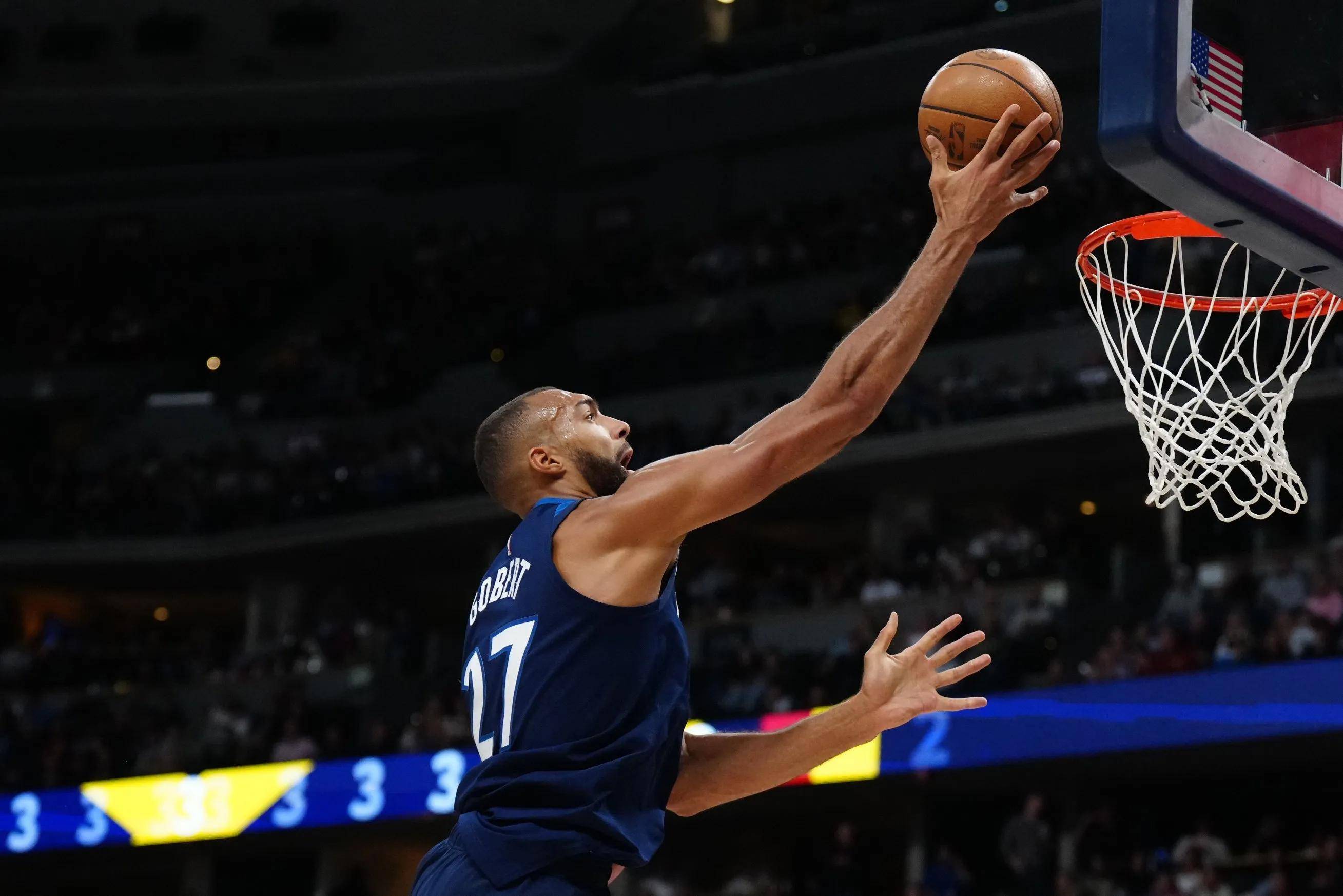 快船大胜雷霆,联盟领头羊豪取第十连胜的简单介绍 快船大胜雷霆,联盟领头羊豪取第十连胜的简单介绍