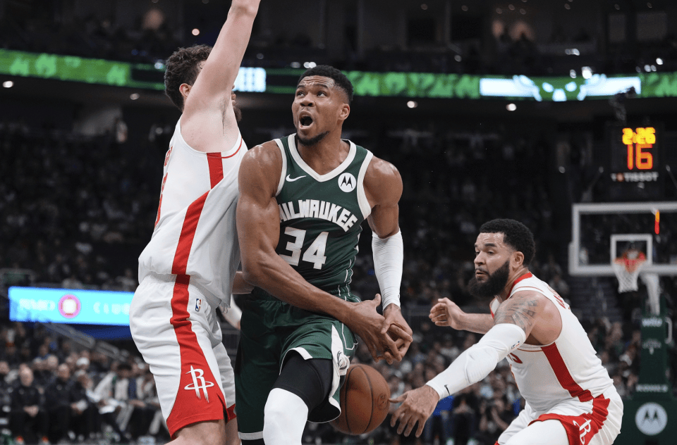 雄鹿大胜热火,豪取三连胜