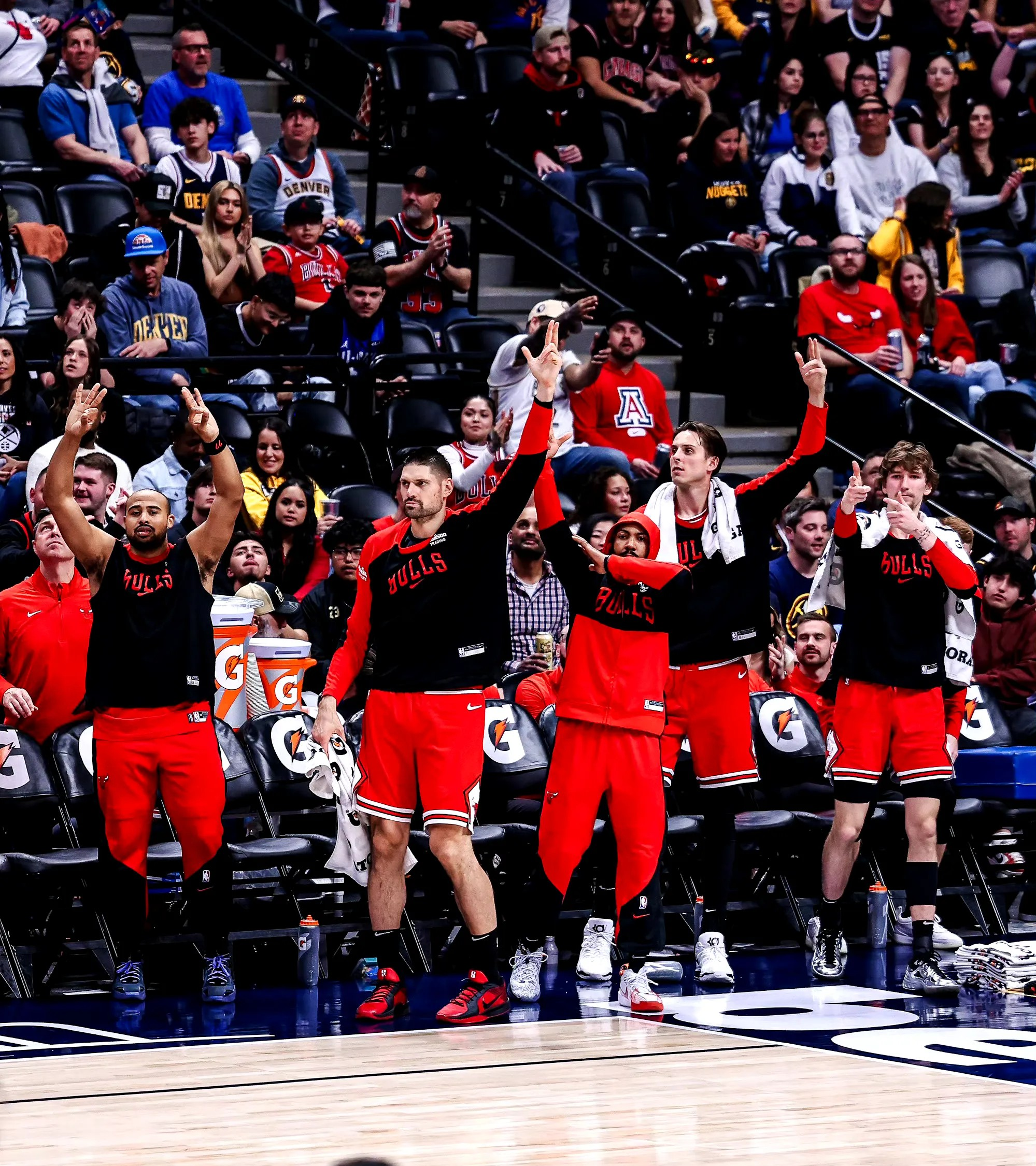 篮网送给公牛三连败，詹姆斯强势复出