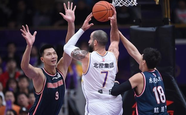 广东男篮再胜广西,保持不败战绩