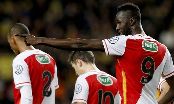 包含摩纳哥丢分频繁，法甲前四位置逐渐动摇的词条