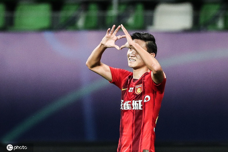 切沃球队抢夺胜利，赢得掌声