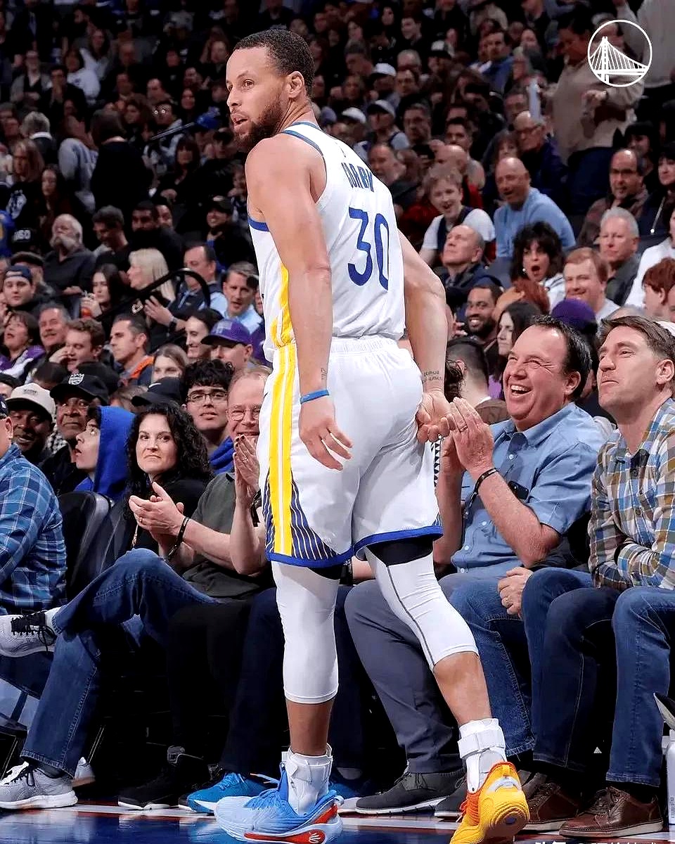 勇士队主场取得惊人胜利后士气高涨的简单介绍