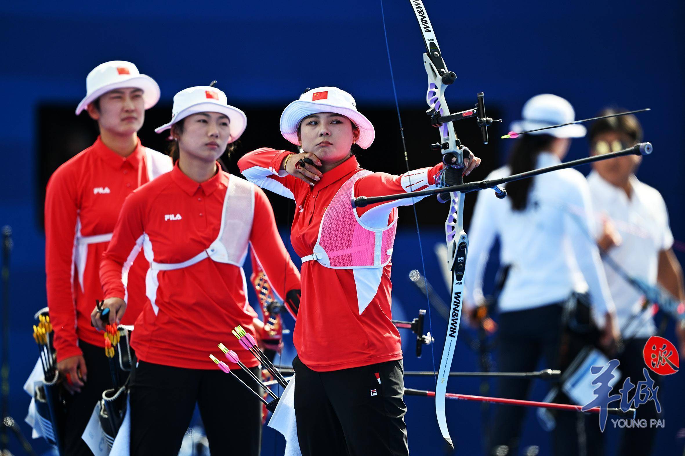 英国射箭选手勇夺女子团体赛金牌，稳定发挥的简单介绍