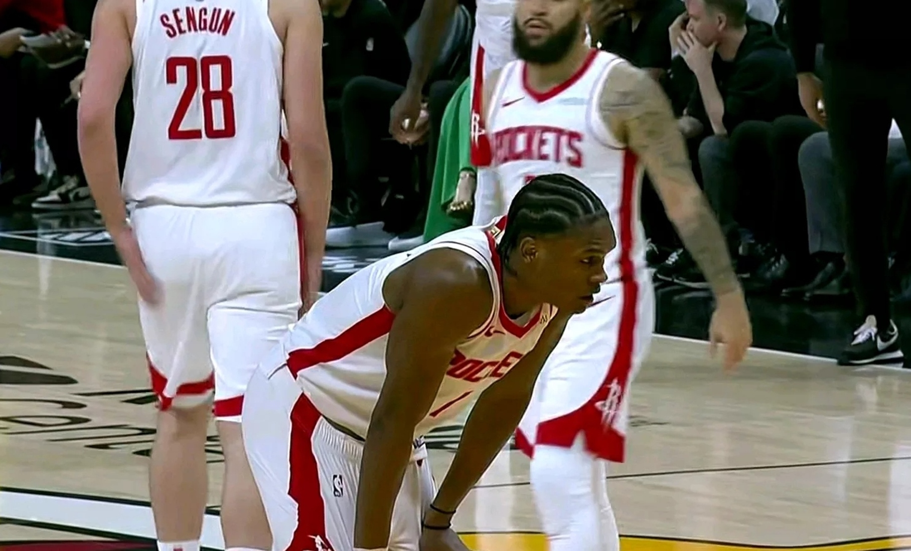 热火队遭遇连败,主帅急需调整战术 热火队遭遇连败,主帅急需调整战术