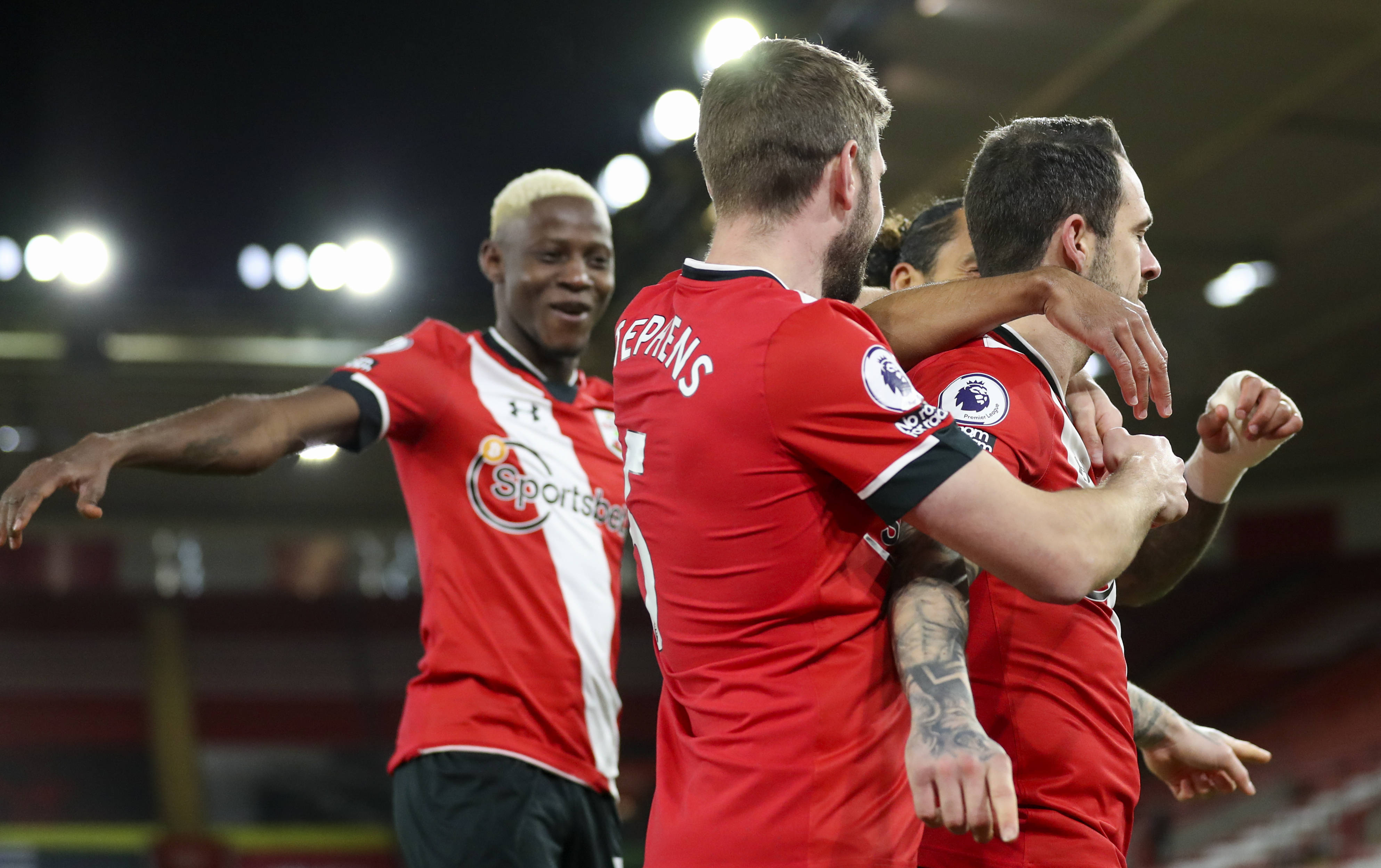 曼城客场战胜南安普顿，英超八连胜