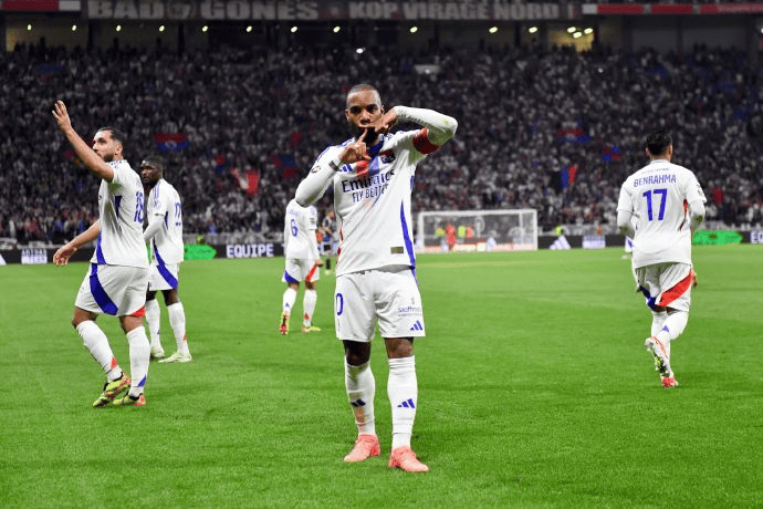 里昂在对阵马赛的比赛中取得胜利