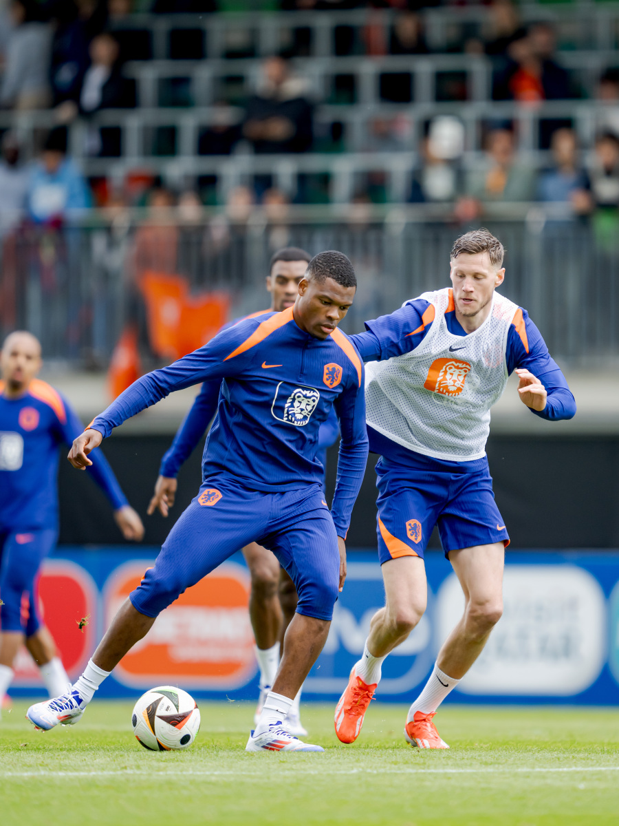 顶级足球赛事掀起了球员技术实力的激烈角逐的简单介绍 顶级足球赛事掀起了球员技术实力的激烈角逐的简单介绍