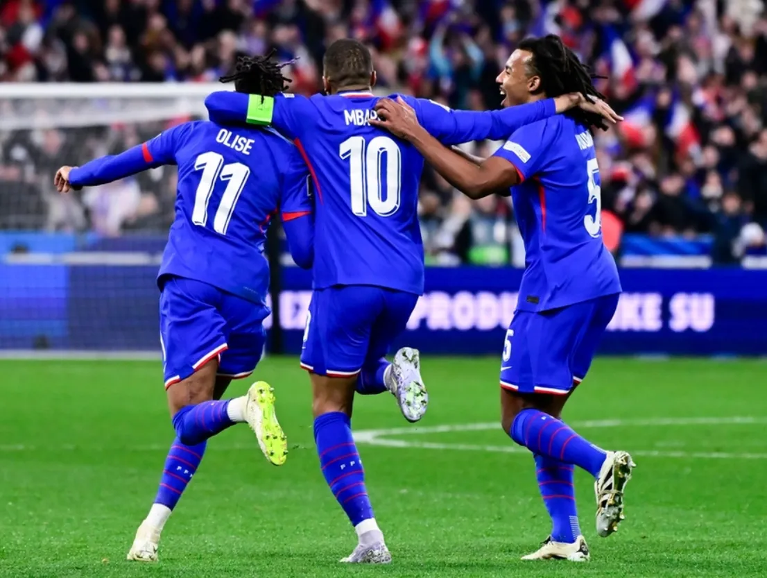 包含欧国联比赛：捷克负于斯洛伐克，小组比赛遭遇连败的词条